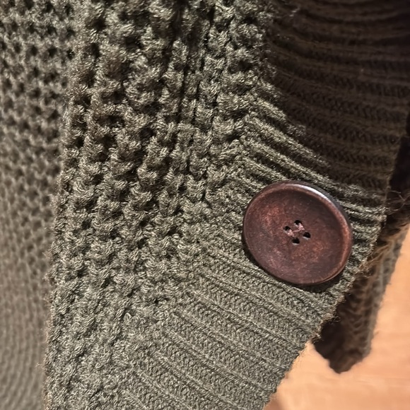 Olive green sweater - Picture 2 of 3